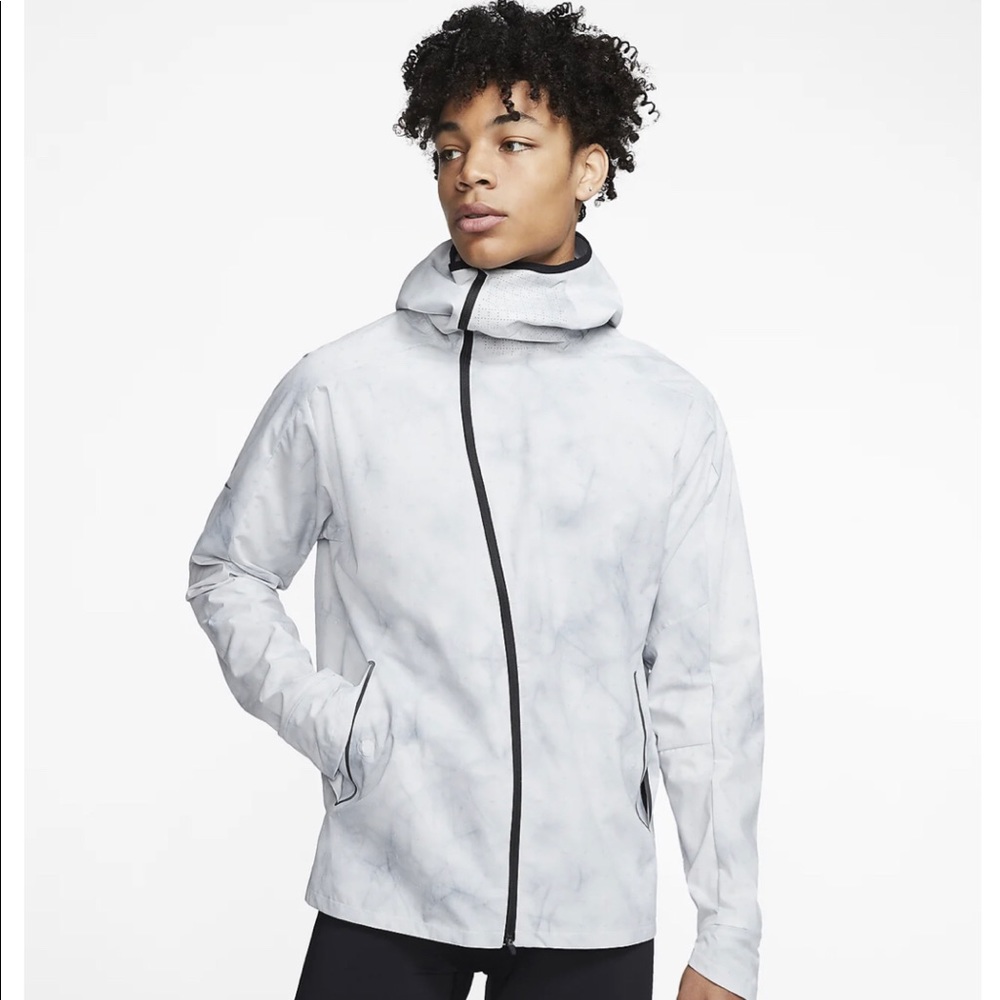 Nike Shield Tech Pack Running Jacket BV5721-094 M